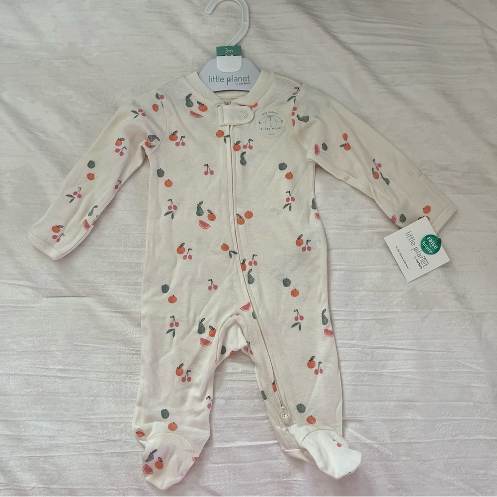 Carter’s Little Planet baby footie onesies organic size 3 months
